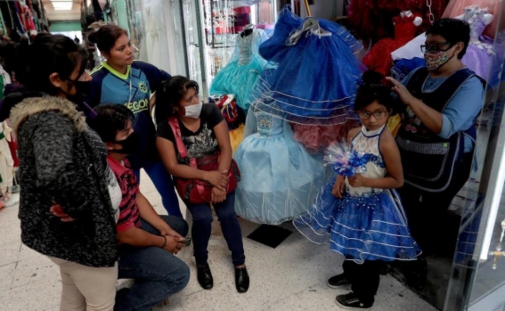 Quinceañeras, transporte público y restaurantes en la nueva normalidad, entre las mejores fotos de la semana