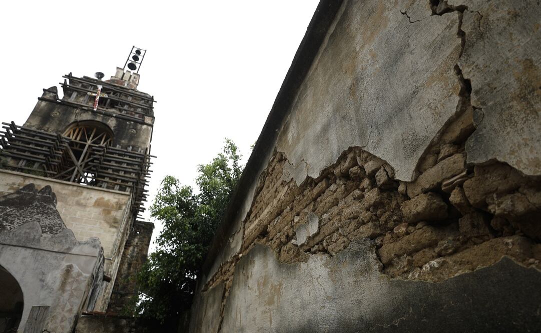 Imagen del Convento de San Guillermo Totolapan, donde pueden verse los daños sufridos tras el sismo de 2017. Foto: AP/Rebecca Blackwell
