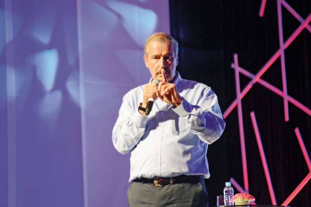 En una Expo Mundo Imperial abarrotada, el ex presidente de México habló sobre la “caballad a” de candidatos que han surgido para las elecciones presidenciales de 2018 (DASSAEV TÉLLEZ. EL UNIVERSAL)