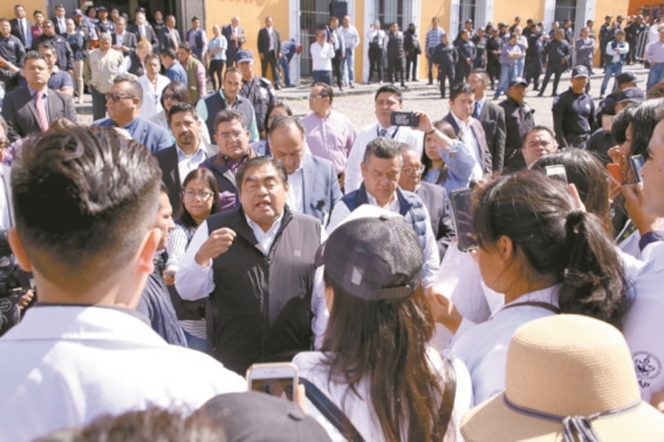 Miles de estudiantes marchan por justicia