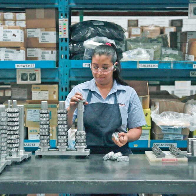 Datos del estudio indican que entre 2013 y 2018 se crearon 3 millones 189 mil 748 puestos que pagaban de uno y hasta dos mínimos al mes. (ARCHIVO EL UNIVERSAL)