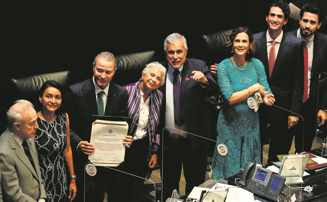 Quirino Ordaz Coppel (tercero de izq. a der.) fue ratificado en el Senado como embajador de México en el Reino de España. Foto: Diego Simón Sánchez. EL UNIVERSAL