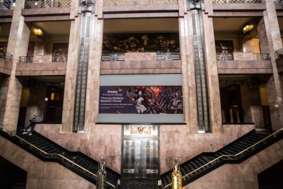 Así lucen los murales en la parte interna del Palacio de Bellas Artes. Aquí una imagen del 2020 durante su reapertura luego de la pandemia por la Covid-19. Germán Espinosa/ Archivo EL UNIVERSAL.