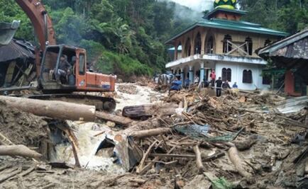 Inundaciones en Indonesia dejan al menos 22 muertos