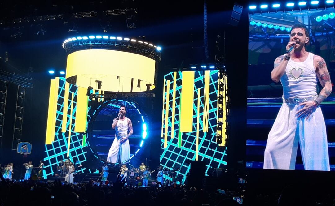 Concierto de Los Caligaris en la Arena México