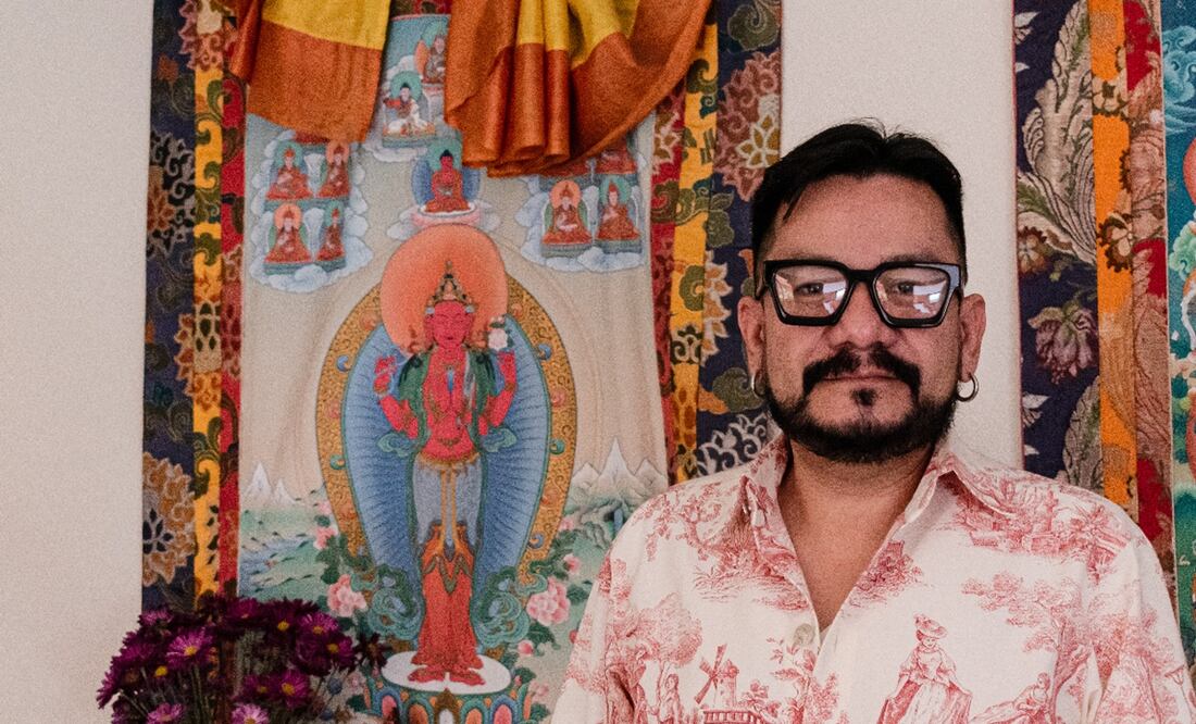 Alejandro Paniagua en entrevista para El Universal, con motivo de su novela "Nadie duerme en el mundo". Fotos: Abril Angulo/ El Universal.