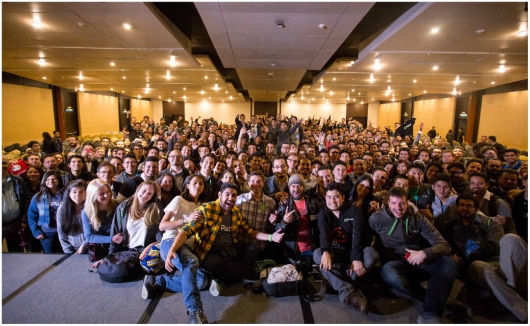 Platzi Empresas, una iniciativa dedicada a la formación y capacitación de equipos de trabajo.