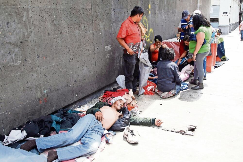 De acuerdo con el recuento que realizó el IASIS, la delegación Cuauhtémoc es la que reporta mayor presencia de hombres que viven en las calles, pues, según sus datos, se contabilizan 402 varones (ARIEL OJEDA. EL UNIVERSAL)