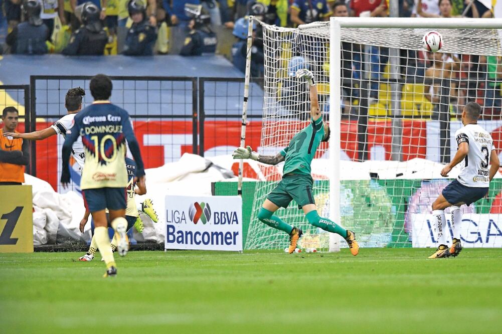 Oribe Peralta abrió el marcador con sutil definición. (ETZEL ESPINOSA. IMAGO7)