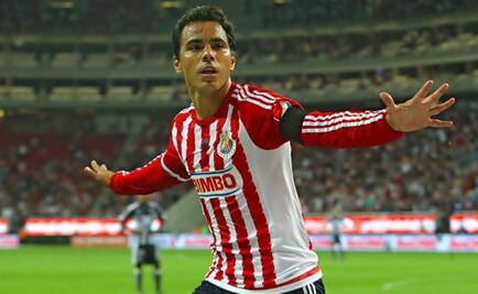 Chivas defeats Monterrey 2-1
