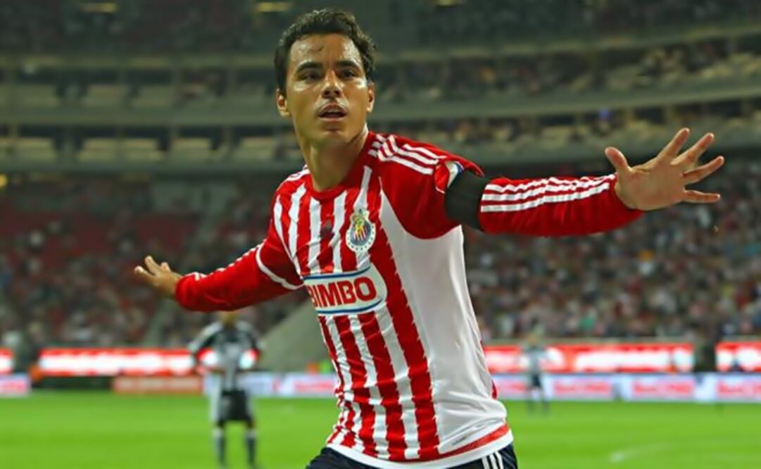 Omar Bravo is on fire. (Photo: Imago7)