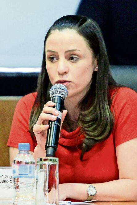 Se le va la lengua a "fiscal"