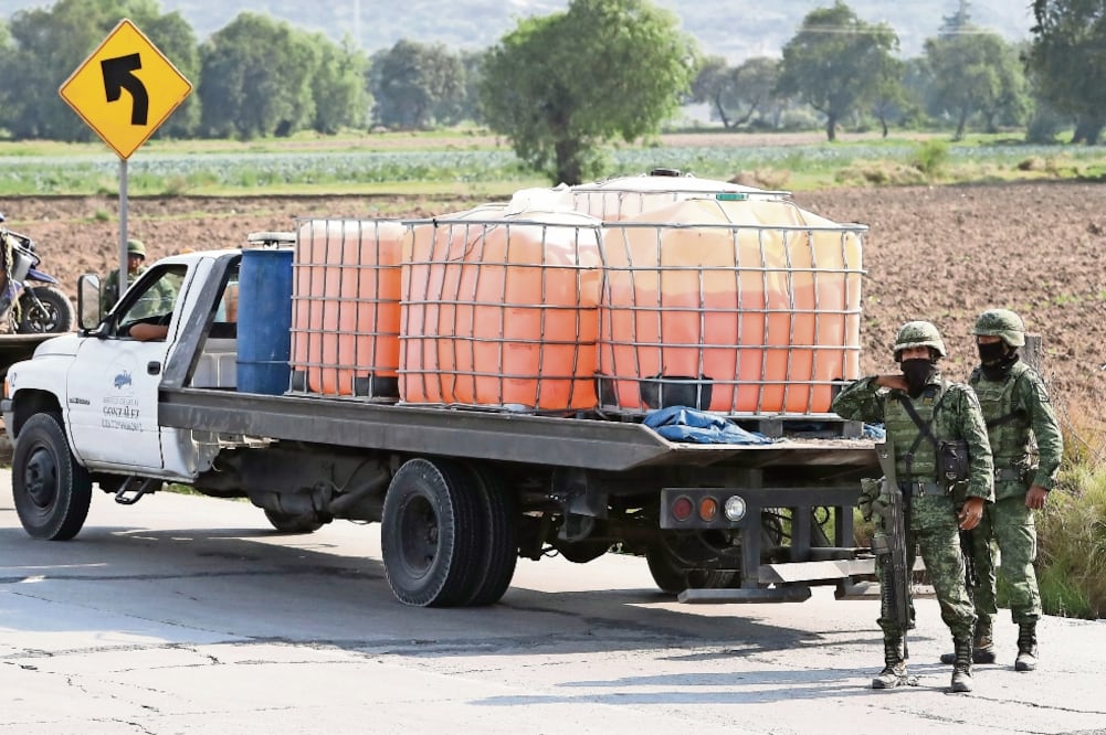 Debido al incremento en el robo de combustible, elementos del Ejército han implementado operativos para combatir el delito. (ARCHIVO. EL UNIVERSAL)
