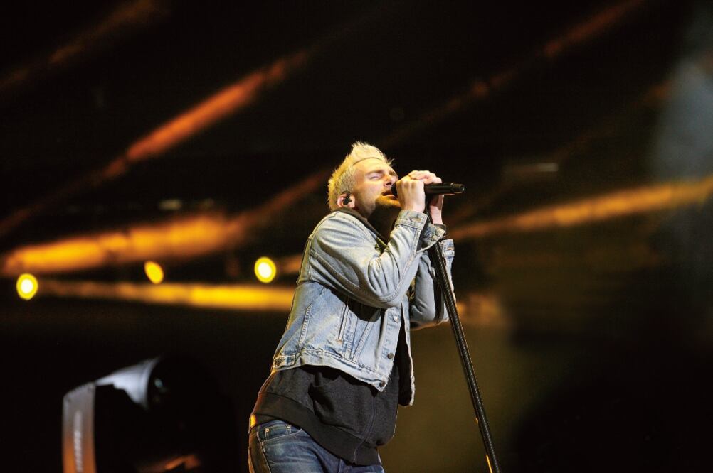 La banda estadounidense de rock dedicó la primera parte de su espectáculo a sus éxitos, como “One more Night” y “Lucky Strike” (YADÍN XOLALPA. EL UNIVERSAL)