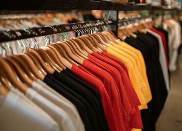 Adidas y Puma, entre las marcas de playeras deportivas de mala calidad: Profeco