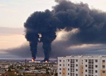 Ucrania bombardea terminal petrolera de Crimea; misil ruso alcanza buque civil en Odesa
