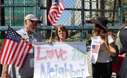 U.S. expats protest against Trump in Mexico City