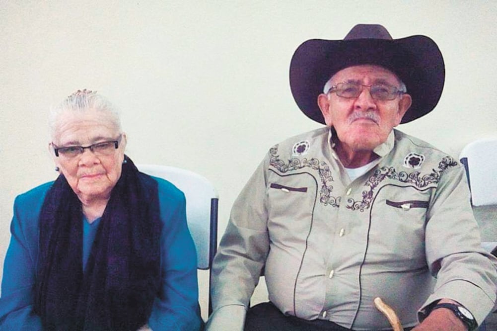 A doña Lucita la alcanzó la vejez con una memoria intacta, asegura que está en su mejor momento y que se siente unida a su esposo. Foto: IRMA MEJÍA. EL UNIVERSAL