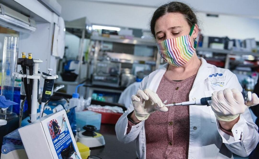 La doctora Carolina Carillo y equipo desarrollaron un test económico, rápido para detectar el covid-19 y lo hicieron en sólo 50 días (Foto: María Eugenia Cerutti / Presidencia de la Nación)