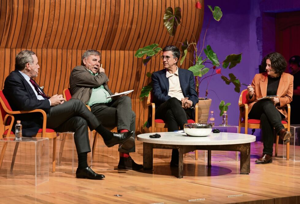 La mesa moderada por Andrea Aguilar se tituló “Economía y crisis de representación”. Foto: Carlos Mejía / EL UNIVERSAL