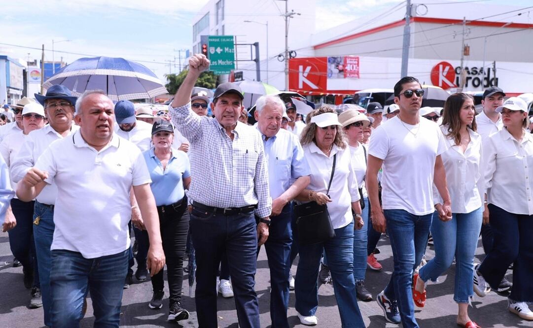 Con playeras blancas, simpatizantes y candidatos a cargos de elección popular federal y estatal de la coalición “Fuerza y Corazón por México”, marcharon por la principal avenida de Culiacán para exigir que sean puestos en libertad, sanos y salvos. Foto: Especial