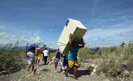 Suman 1,113 colombianos deportados por Venezuela