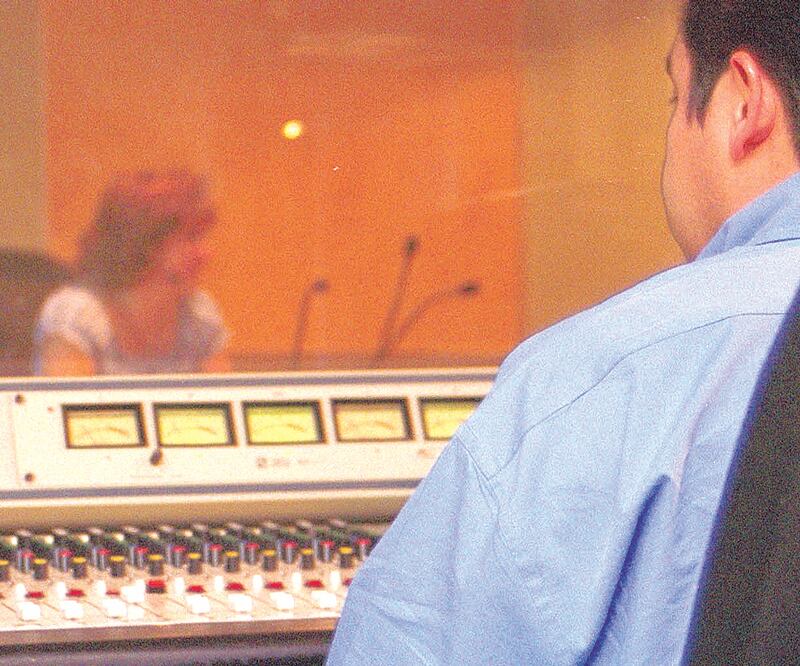 Al aire. La SEP informó que lanzará un programa radiofónico de 20 cápsulas. ARCHIVO EL UNIVERSAL