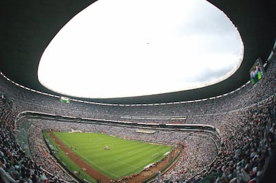 Pese a singular promoción, fans no llenarían el Azteca