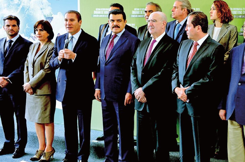 Al evento de la comisión Ambiental de la Megalópolis también asistieron los gobernadores de Puebla, Rafael Moreno Valle, y de Hidalgo, Francisco Olvera (ESPECIAL)
