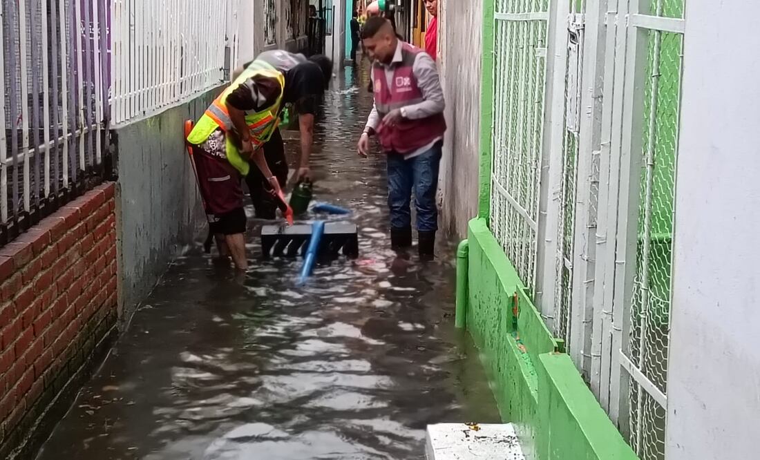 Las fuertes lluvias registradas durante la tarde-noche de este sábado 19 de julio, dejó 22 encharcamientos y caída de árboles en avenidas y colonias de las alcaldías Magdalena Contreras, Álvaro Obregón e Iztapalapa. Foto: especial