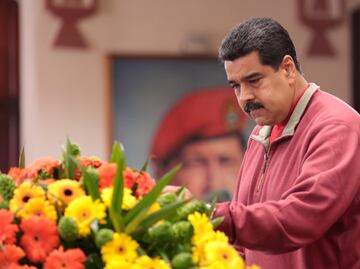 Maduro retira de circulación billetes de 100 bolívares