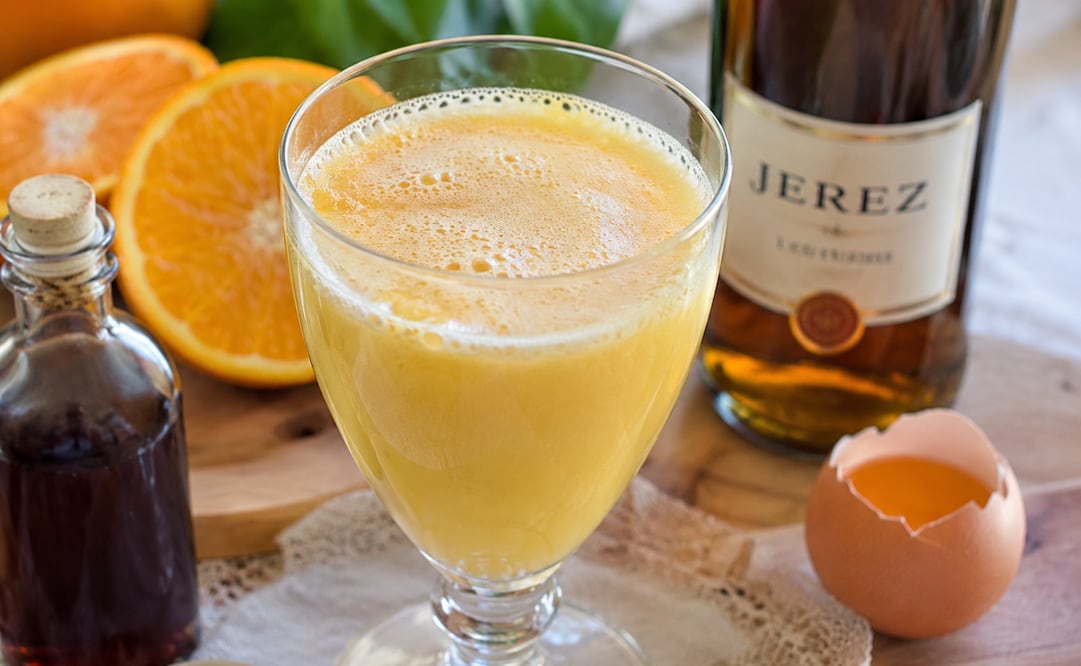 La polla es una bebida con un sabor ligeramente dulce, combinado con un toque de vino. Foto: Imagen generada con IA