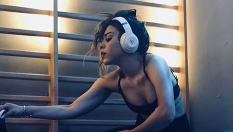 Copia el look deportivo de Danna Paola por menos de dos mil pesos