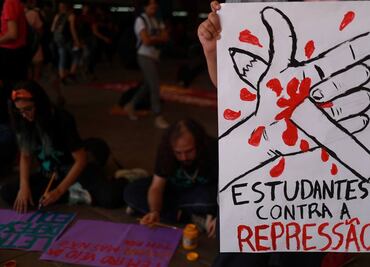 Estudiantes encabezan primera gran protesta contra Bolsonaro