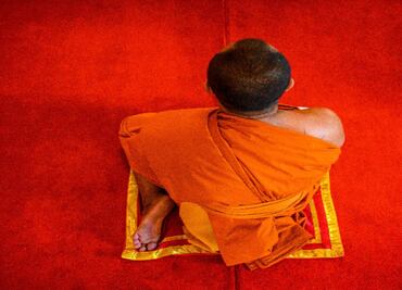 Monjes budistas dan positivo a test de metanfetamina y templo se queda sin religiosos