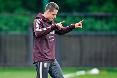 Chicharito pide serenidad