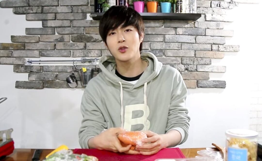 Seo Min-woo era el líder y vocalista de la boyband. Foto: Youtube / 100PERCENT