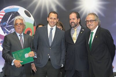 Olvida FIFA a futbolistas marginados