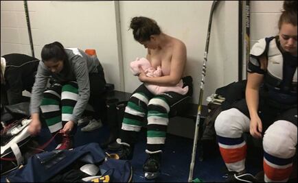 Jugadora de hockey amamanta a su bebé entre entretiempos de partido