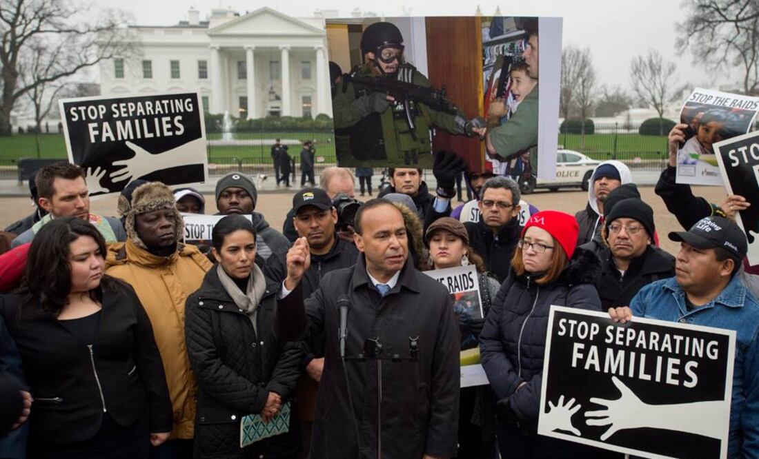 Buscan 139 demócratas proteger a migrantes ante redadas