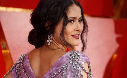 Salma Hayek sorprende con cabello rubio 