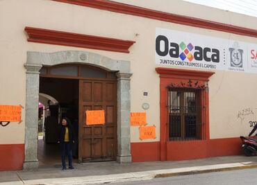 Trabajadores de Salud en Oaxaca inician paro de labores por falta de pago