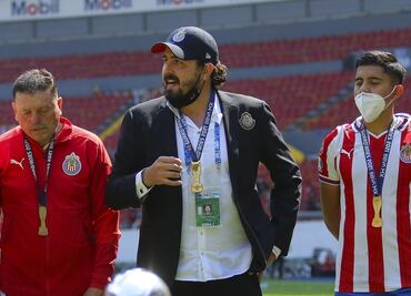 Amaury Vergara descarta dejar la presidencia de Chivas: 'Me tienen para largo'