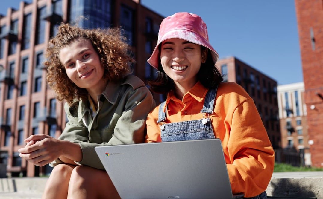 ASUS Chromebook CX14 combina portabilidad, pantalla FHD e IA de Google para estudiar mejor este regreso a clases. Foto: Cortesía