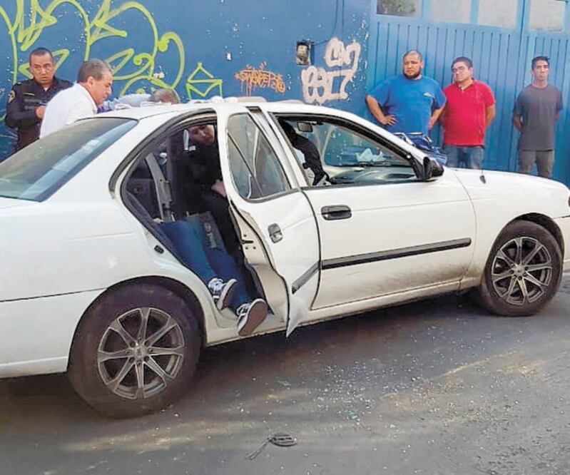 Empleados de despacho contable se resistieron a entregar los 300 mil que acababan de retirar del banco. Foto: ESPECIAL