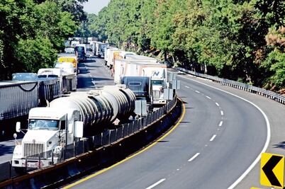 Viernes de pesadilla: 16 horas atrapados en la México - Cuernavaca