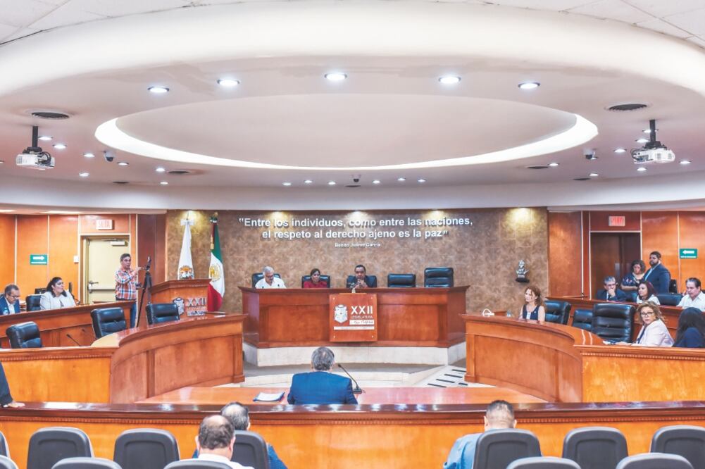 Desacato. Los militantes expulsados del blanquiazul avalaron ampliar el mandato del gobernador Jaime Bonilla, de dos a cinco años. Foto/Archivo El Universal