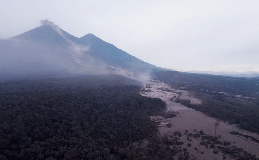 Este domingo 3 de junio, el volcán de Fuego en Guatemala entró en erupción (Foto: EFE)