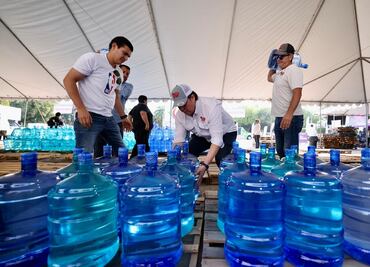Rubén Rocha pone en marcha programa de donación de agua embotellada; sequía afecta a cerca de 80 mil personas