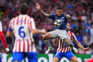 Atlético de Madrid y Arsenal empatan y dejan en juego el boleto a la final de Champions League